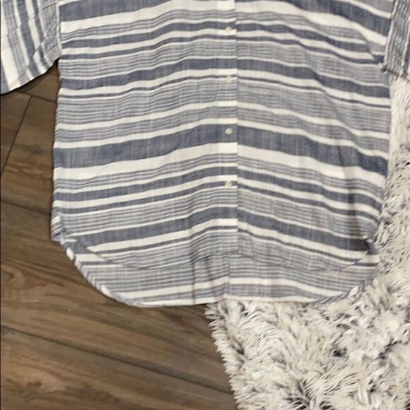 Vince Camuto Striped Flutter Sleeve Blouse L - Picture 5 of 8